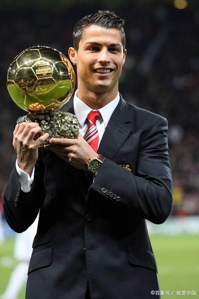 王钰栋新经纪公司：曾代理莱万、拜尔，旗下球员多在德国、瑞士踢球（王钰栋签约新经纪公司：曾服务莱万、拜尔，客户多活跃于德国与瑞士赛场）