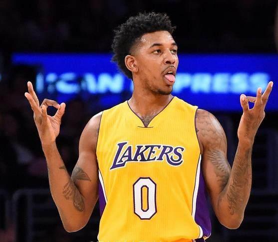 半岛晨报：中足联不作为，中超倒数第二轮不同时开球影响公平（半岛晨报：中足联不作为致中超倒数第二轮未同期开球，公平性受损）