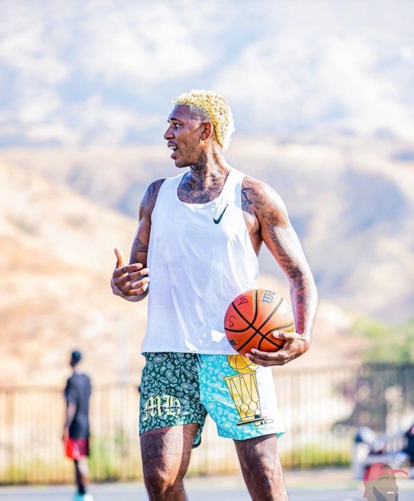 TK谈心中最佳阵容：梅罗入选、魔笛、齐达内、大罗、小罗在列（TK公布心目中最佳阵容：梅罗上榜，魔笛、齐达内、大罗、小罗悉数入围）