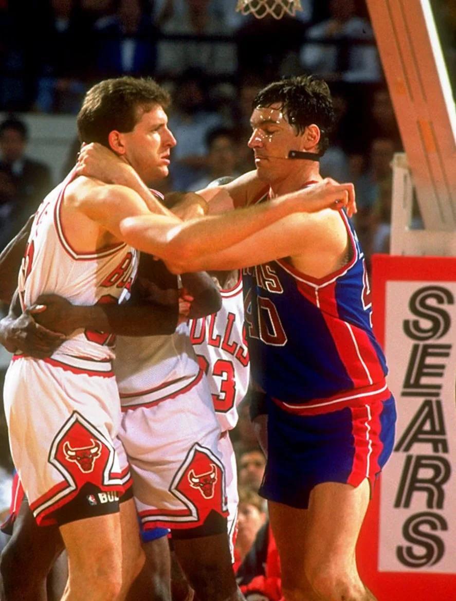 泰山纪念建队32周年，队史5次夺顶级联赛冠军，8次足协杯冠军（泰山队32周年：队史顶级联赛5冠、足协杯8冠）