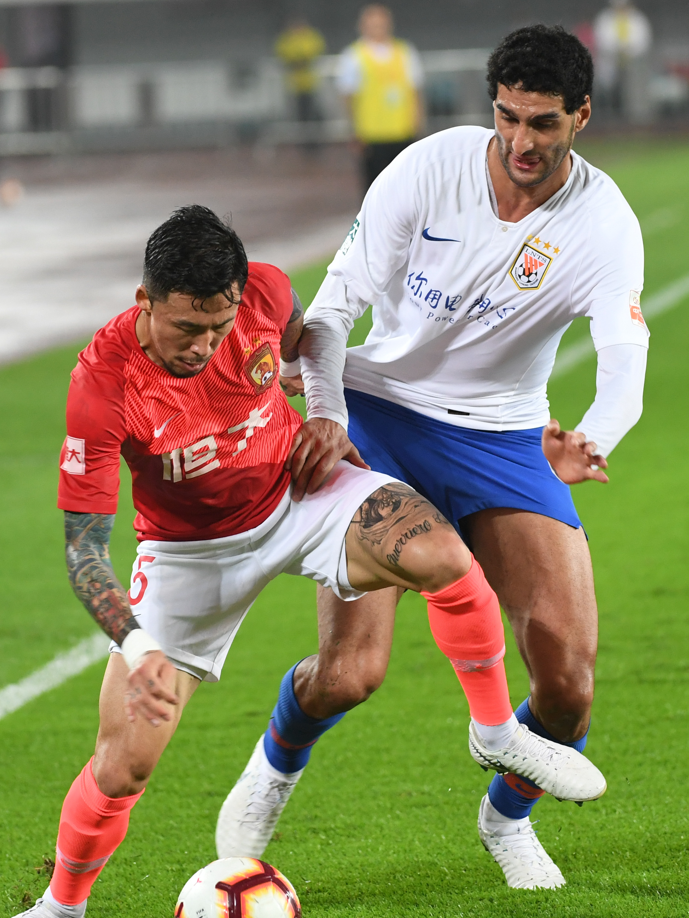 C罗打趣：詹姆斯是个好人，但我头发比他多！（C罗调侃詹姆斯：人品满分，发量我更胜一筹）