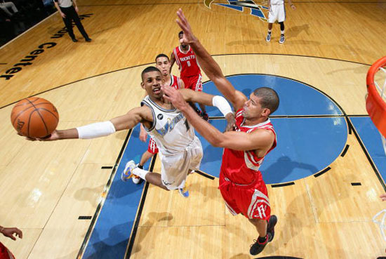 队友为他让球点，暖心瞬间（队友把点球机会让给他，暖心一幕）