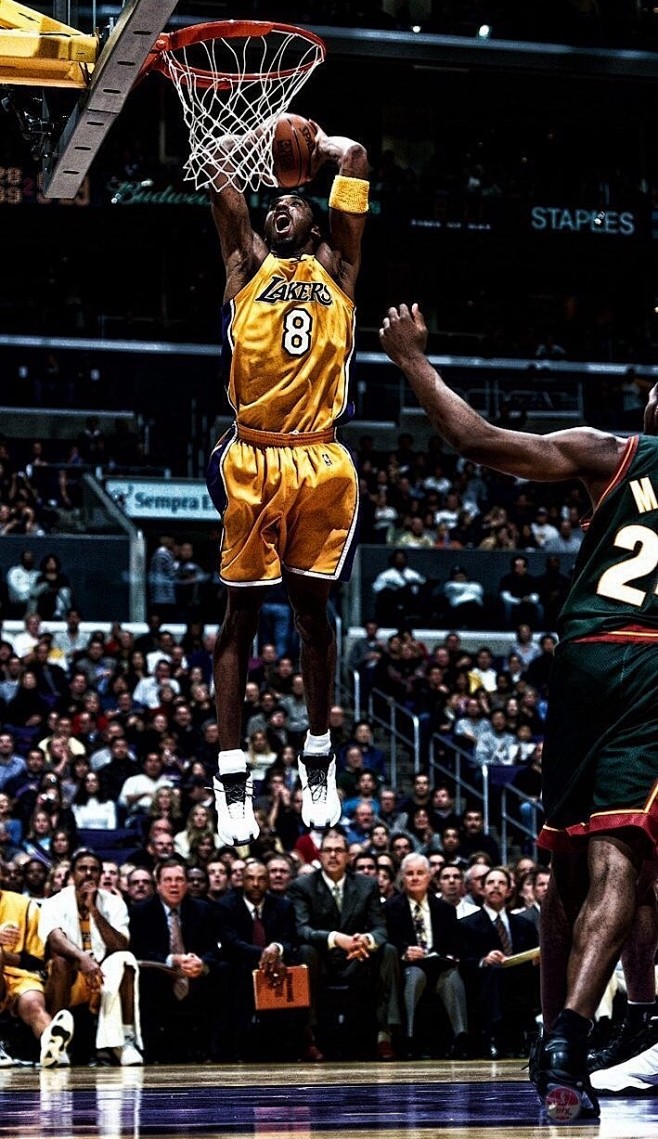 那不勒斯VS尤文，皇马VS塞尔塔，比分精准预测，那不勒斯要登顶？（尤文战那不勒斯，皇马迎塞尔塔：比分深度前瞻，那不勒斯能否登顶？）