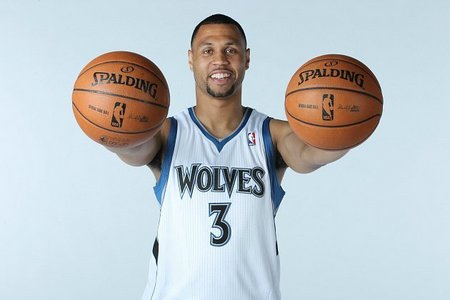 阿坎吉：在学校时发现自己擅长数学；想拥有泽林斯基的技术（阿坎吉：上学时就意识到自己数学很强，也希望拥有泽林斯基的脚下技术）