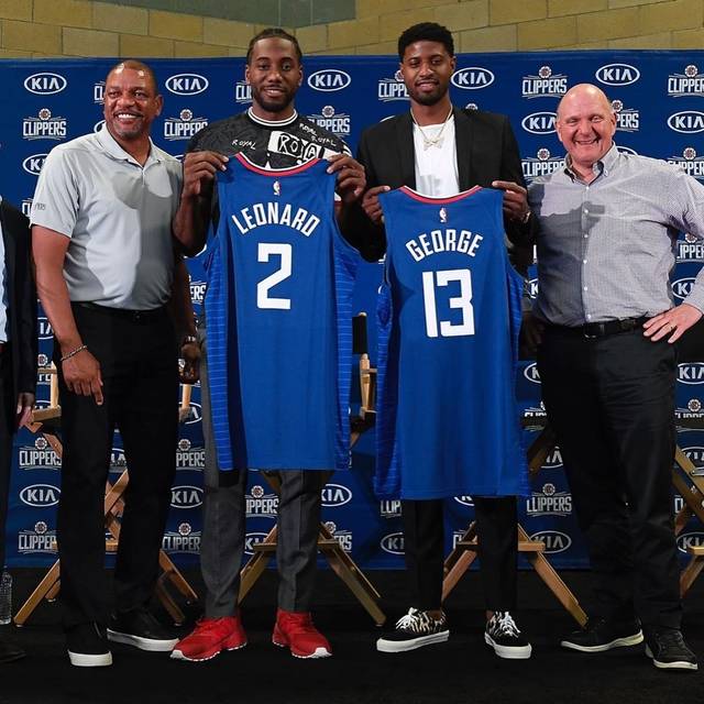 父亲：圣地亚哥从未讨论过离开的可能性，他在米兰很开心（父亲：圣地亚哥没考虑过离开，他在米兰很开心）