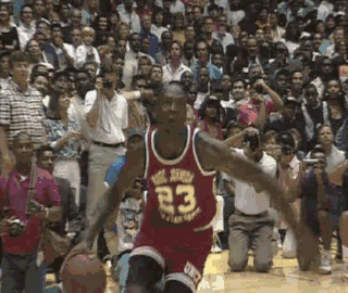 米兰女排以3-0击败贝加莫，艾格努砍25分MVP，展现统治力，整体配合出色，展现冠军底蕴。（米兰女排3-0横扫贝加莫，艾格努25分当选MVP，团队默契尽显冠军气质）